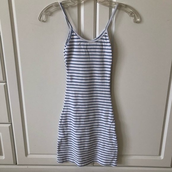 Brandy Melville Kyran Dress - Picture 4 of 5